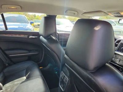 2019 Chrysler 300 — photo 28 view