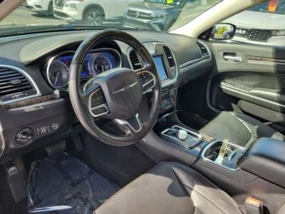 2019 Chrysler 300 — photo 10 view