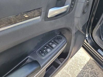 2019 Chrysler 300 — photo 9 view