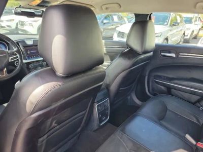 2019 Chrysler 300 — photo 25 view
