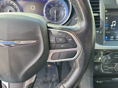 2019 Chrysler 300 — photo 15 view