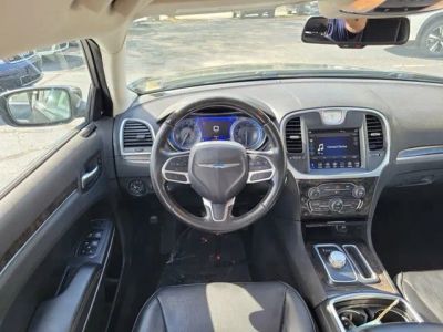 2019 Chrysler 300 — photo 24 view