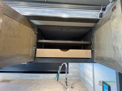 2022 Tiffin Motorhomes Phaeton — photo 17 view