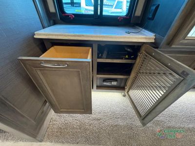 2022 Tiffin Motorhomes Phaeton — photo 46 view