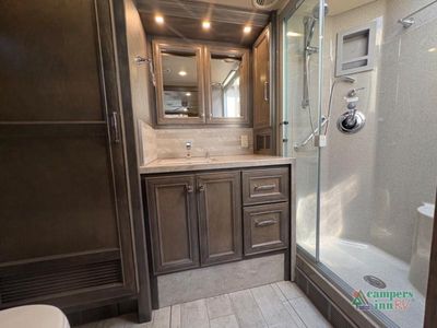 2022 Tiffin Motorhomes Phaeton — photo 47 view