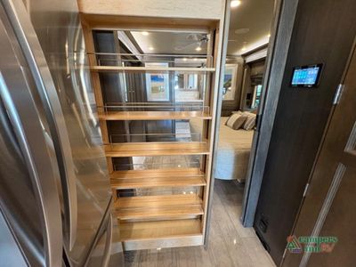 2022 Tiffin Motorhomes Phaeton — photo 27 view
