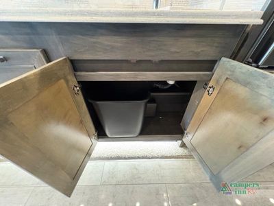 2022 Tiffin Motorhomes Phaeton — photo 22 view