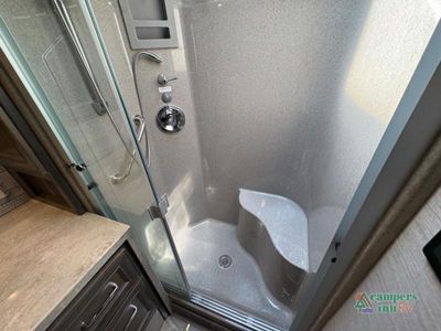 2022 Tiffin Motorhomes Phaeton — photo 50 view