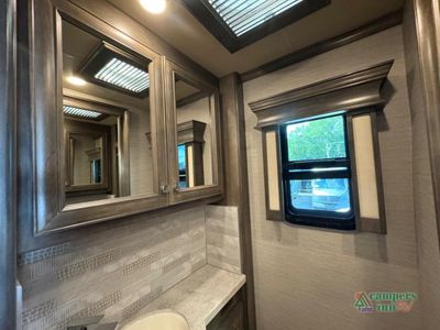 2022 Tiffin Motorhomes Phaeton — photo 34 view