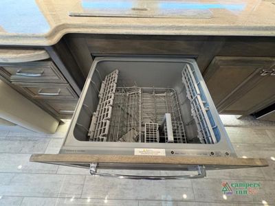 2022 Tiffin Motorhomes Phaeton — photo 21 view