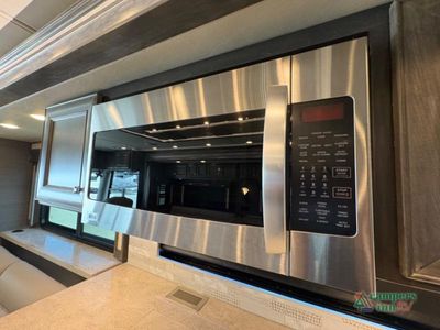 2022 Tiffin Motorhomes Phaeton — photo 15 view