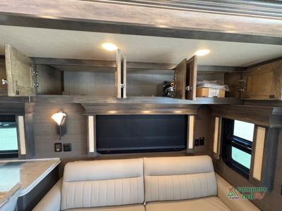 2022 Tiffin Motorhomes Phaeton — photo 32 view