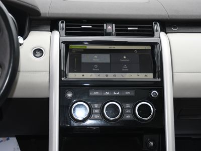 2017 Land Rover Discovery - Photo 18