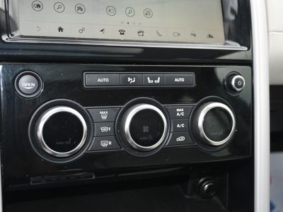 2017 Land Rover Discovery - Photo 16