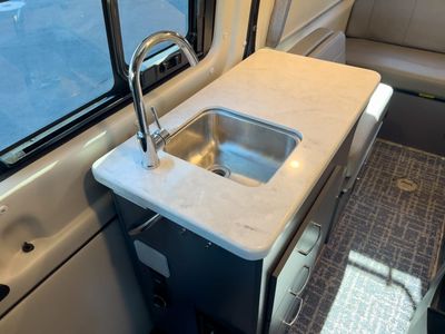 2024 Thor Motor Coach SANCTUARY - Photo 12