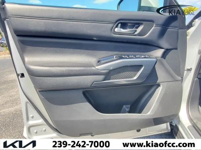2023 Nissan Pathfinder — photo 21 view