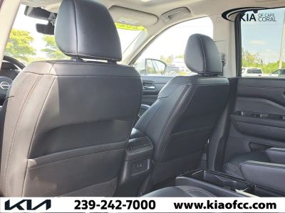 2023 Nissan Pathfinder — photo 12 view