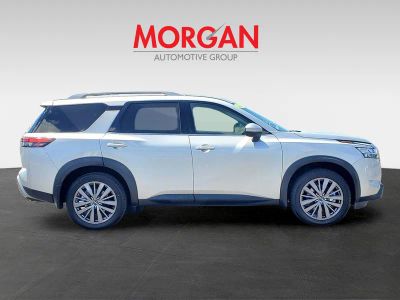 2023 Nissan Pathfinder — rear three-quarter view