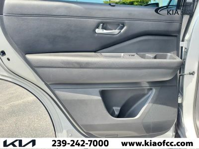 2023 Nissan Pathfinder — photo 13 view