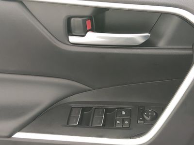 2024 Toyota RAV4 - Photo 17