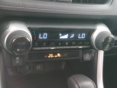 2024 Toyota RAV4 - Photo 18