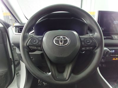 2024 Toyota RAV4 - Photo 12