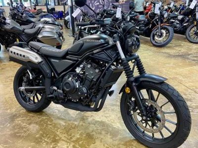 2025 Honda® SCL500 — front three-quarter view