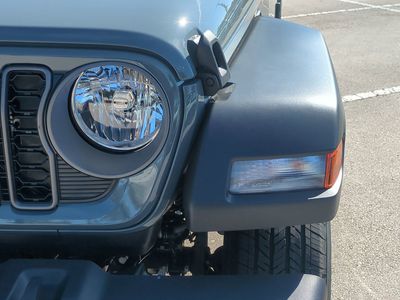 2026 Jeep Gladiator — photo 10 view