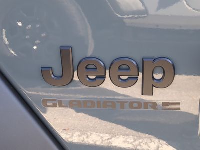 2026 Jeep Gladiator — photo 14 view