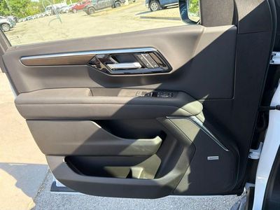2026 Chevrolet Suburban - Photo 35
