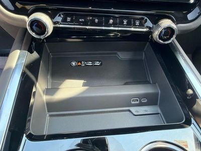2026 Chevrolet Suburban - Photo 32