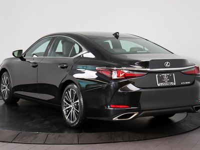 2023 Lexus ES - Photo 3