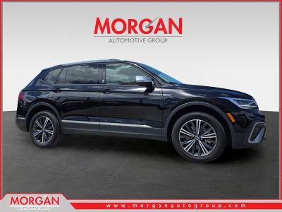 2024 Volkswagen Tiguan 2.0T SE — front three-quarter view