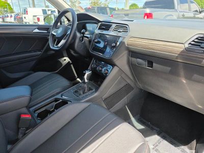 2024 Volkswagen Tiguan — photo 9 view