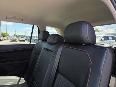 2024 Volkswagen Tiguan — photo 17 view