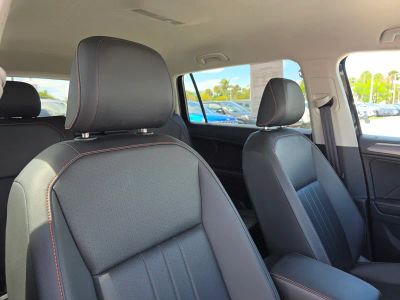 2024 Volkswagen Tiguan — photo 11 view