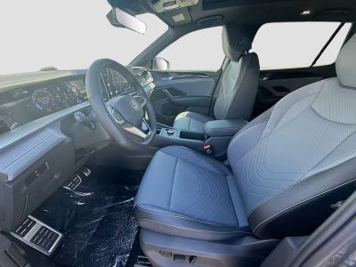 2026 Volkswagen Tiguan — photo 16 view