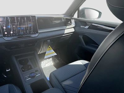 2026 Volkswagen Tiguan — photo 18 view