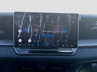 2026 Volkswagen Tiguan — photo 12 view