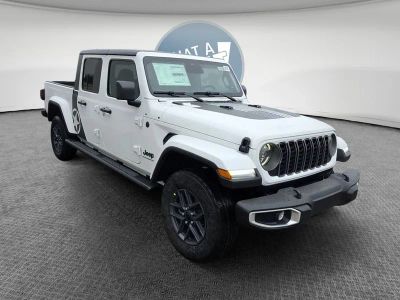 2026 Jeep Gladiator — rear three-quarter view