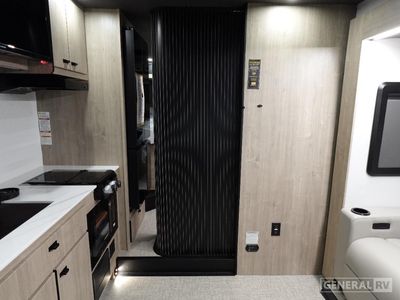 2026 Grand Design Lineage Series M - Photo 5