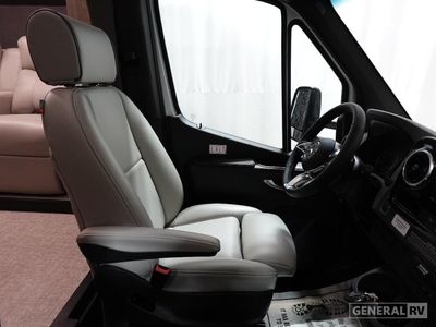 2026 Grand Design Lineage Series M - Photo 8