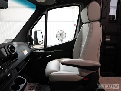 2026 Grand Design Lineage Series M - Photo 11