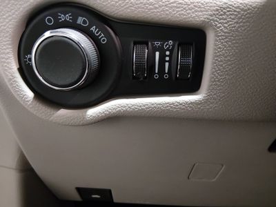 2024 Chrysler Voyager - Photo 13