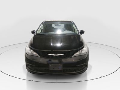 2024 Chrysler Voyager - Photo 2