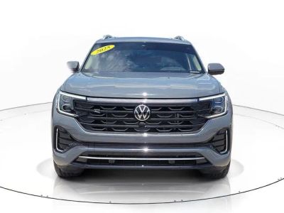 2025 Volkswagen Atlas — side profile view