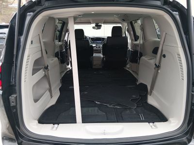 2024 Chrysler Pacifica — photo 11 view