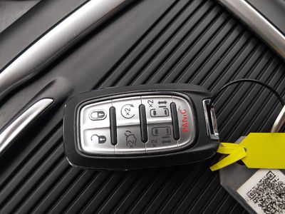 2024 Chrysler Pacifica — photo 15 view