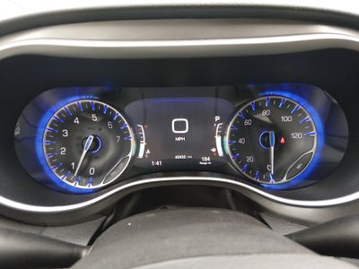 2024 Chrysler Pacifica — photo 14 view