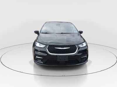 2024 Chrysler Pacifica — side profile view